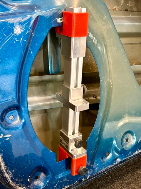Metal Medic Door Leverage Bar – full-length aluminum extrusion
