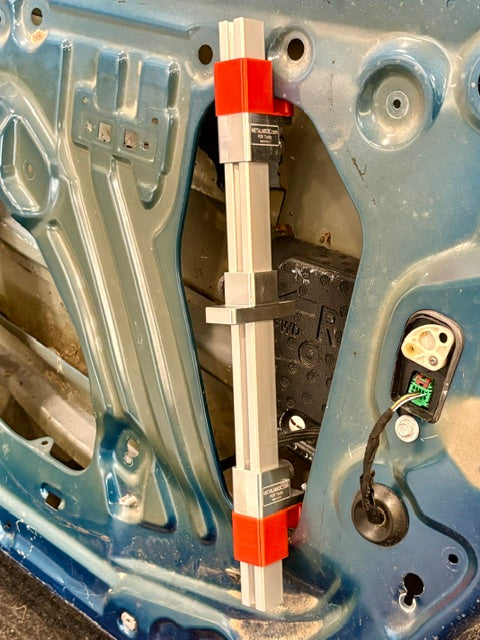 Metal Medic door leverage bar – tip detail close-up